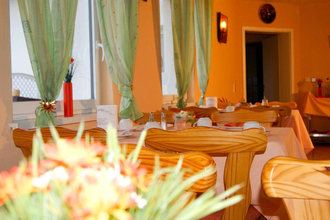 Hotel Schonunger Bucht Waigolshausen ภายนอก รูปภาพ