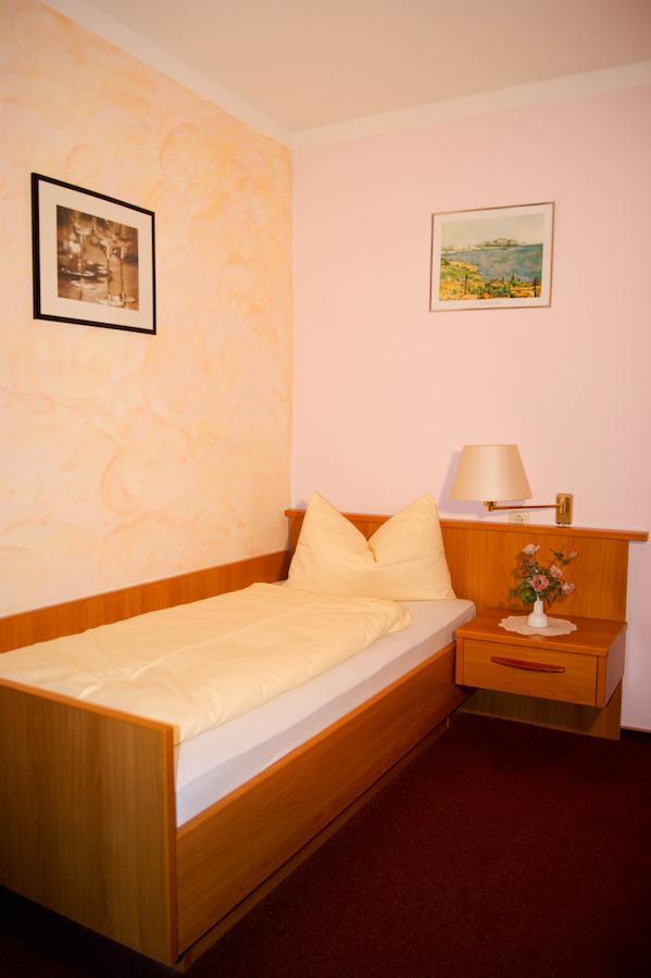 Hotel Schonunger Bucht Waigolshausen ห้อง รูปภาพ