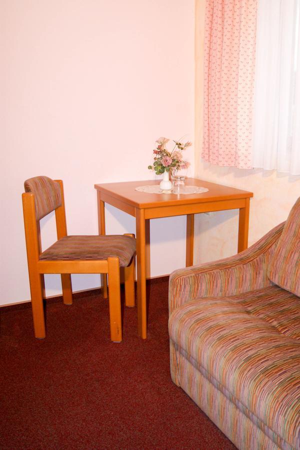 Hotel Schonunger Bucht Waigolshausen ห้อง รูปภาพ